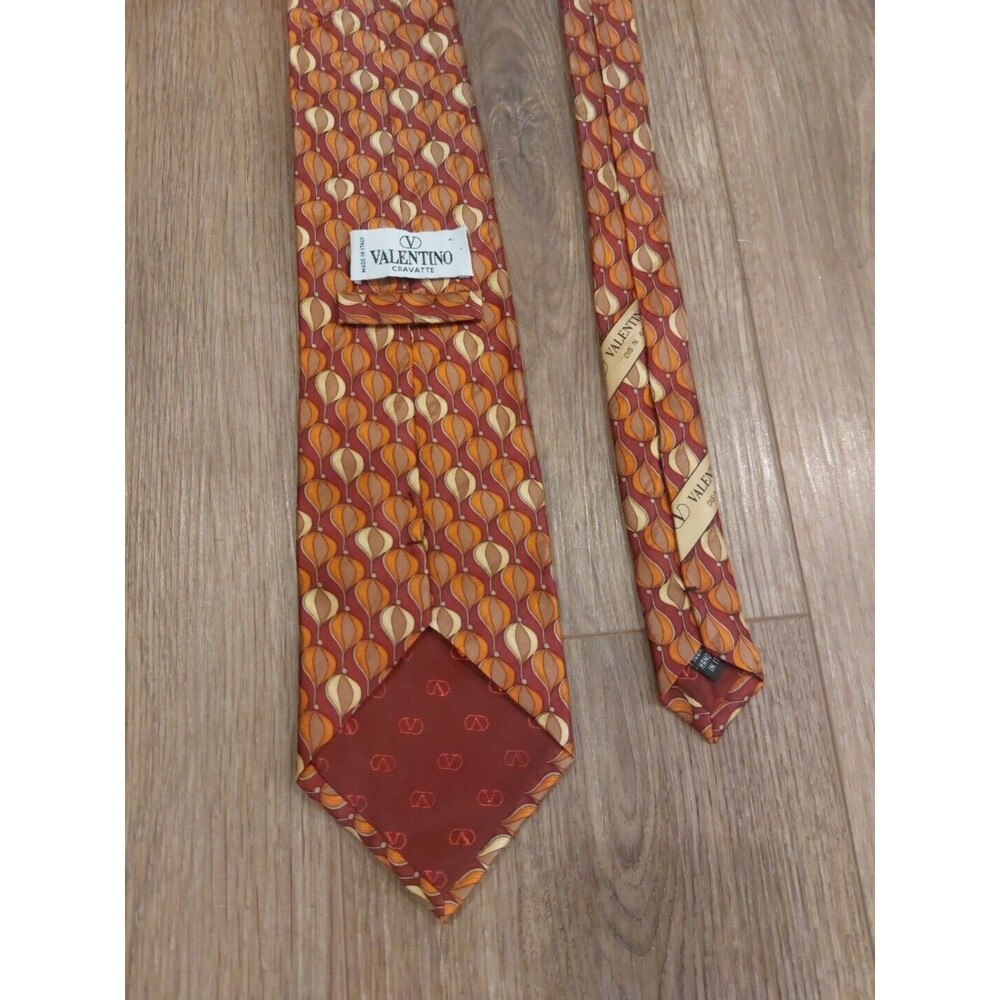 Valentino Cravatte Maroon Silk Deco Pattern Tie
